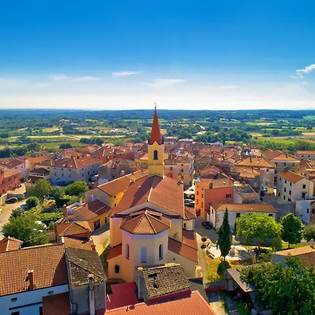 Capo Malvazija By Interhome Daire Buroli